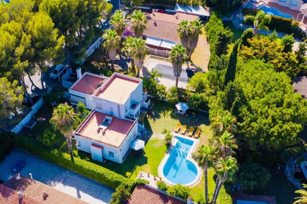 Estilo Californiano Con Piscina Willa Roda de Bará